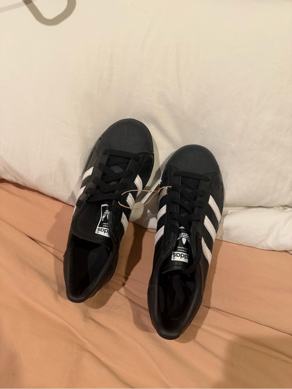 Adidas Men'sBlack & White Classic Superstar Sneakers